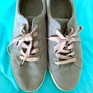 Gap casual beige sneakers, size 10